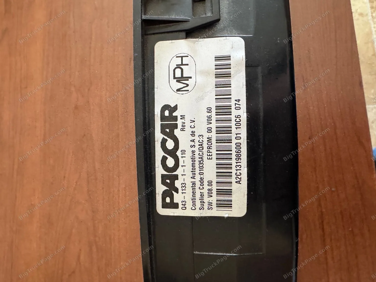 OEM PACCAR Kenworth T680 T880 Instrument Gauge Cluster Q43-1133-1-1-110 OEM (used) — photo 3 in Strafford, MO | BigTruckPage…
