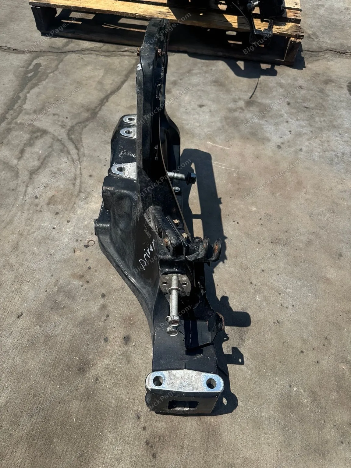 PACCAR B11-6110 REV C LH Frame Horn Spring Hanger Kenworth T680 Peterbilt 579 (used) — photo 4 in Strafford, MO | BigTruckPa…