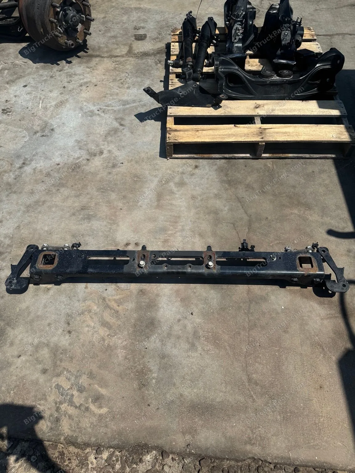 PACCAR A24-6481-001 Crossmember Kenworth T680 Peterbilt 579 OEM Front Lower (used) — photo 2 in Strafford, MO | BigTruckPage…