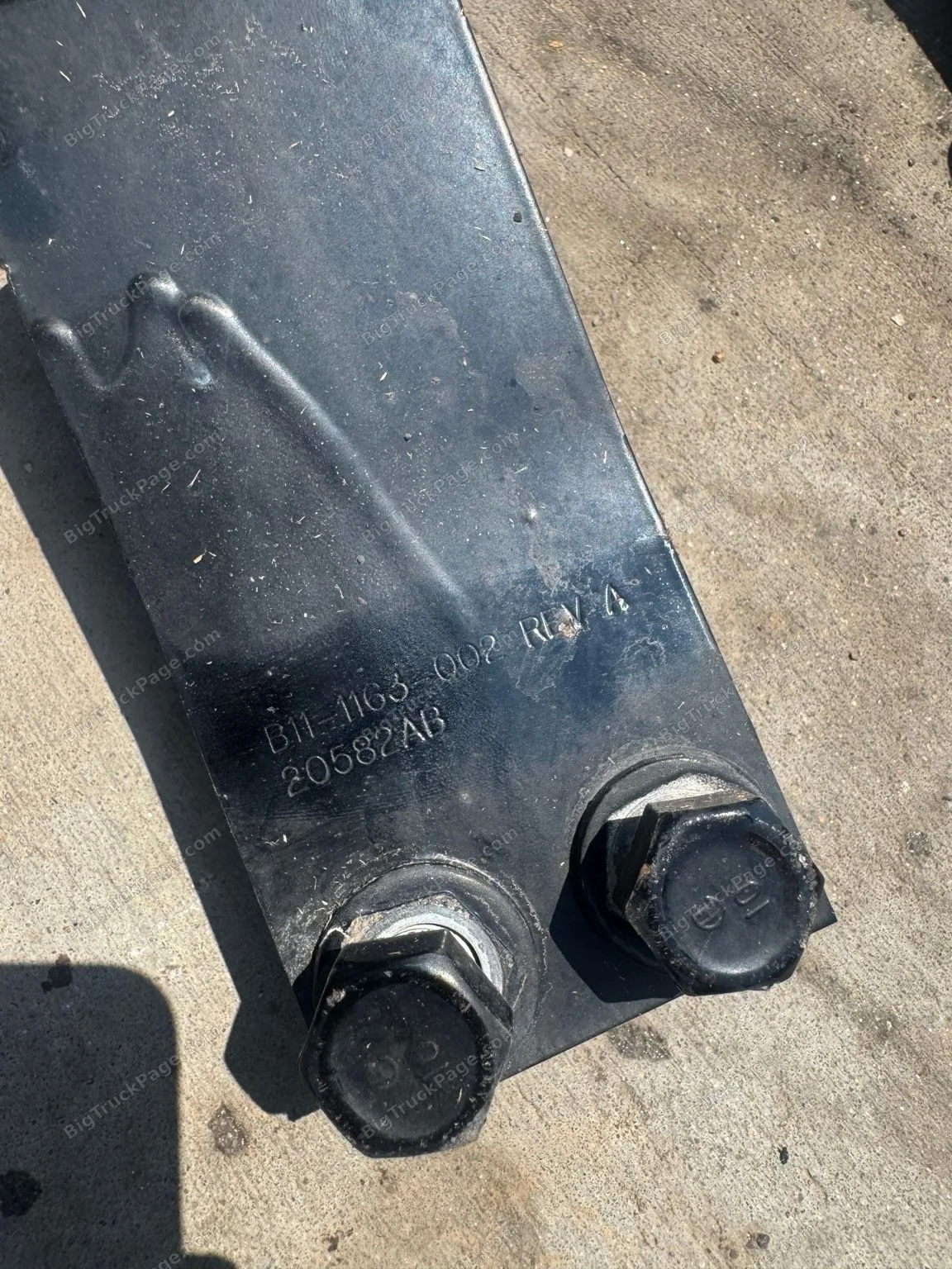 OEM PACCAR B11-1163-002 Front Axle Bump Stop Pair Kenworth Peterbilt (used) — photo 3 in Strafford, MO | BigTruckPage.com