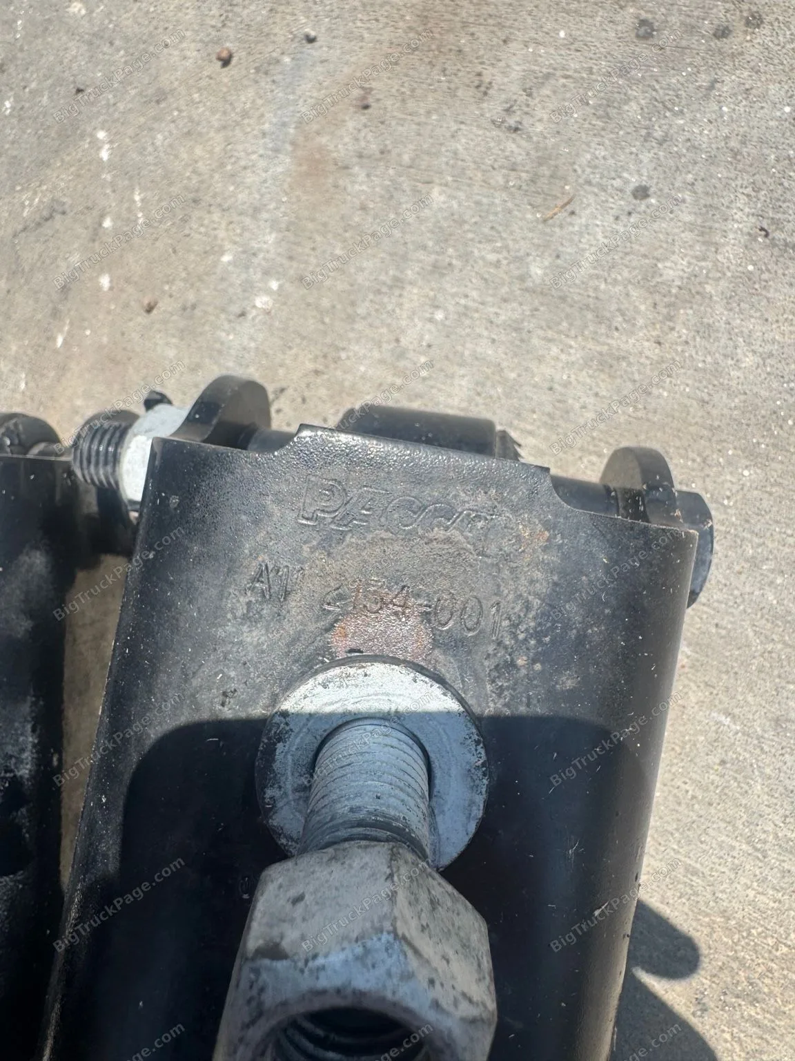 OEM PACCAR B71-6019A Front Shock Pair A11-2134-001 Kenworth Peterbilt (used) — photo 4 in Strafford, MO | BigTruckPage.com
