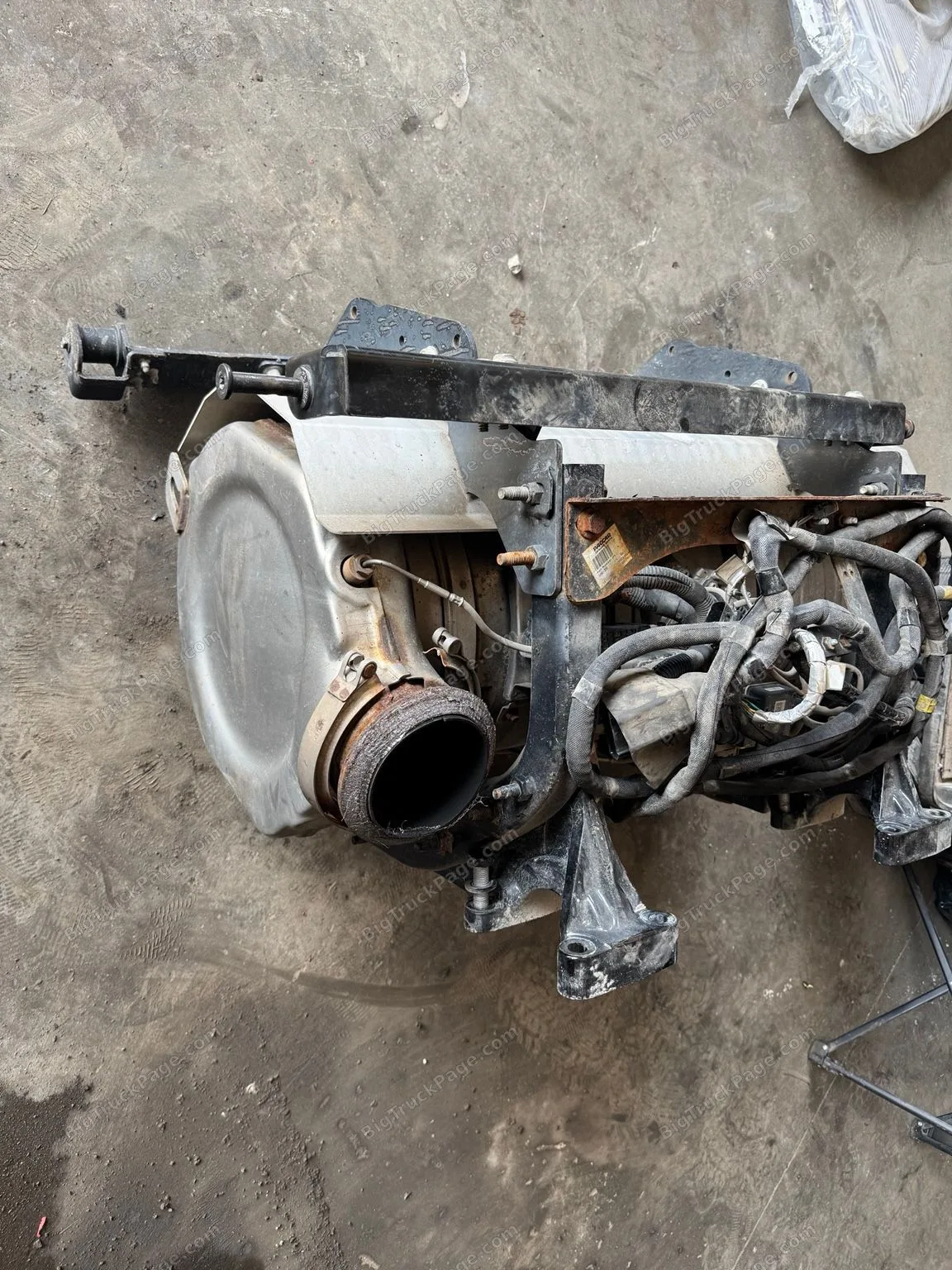 2023 Peterbilt 579 DPF SCR One Box Aftertreatment Assembly Complete OEM PACCAR (used) — photo 9 in Strafford, MO | BigTruckP…