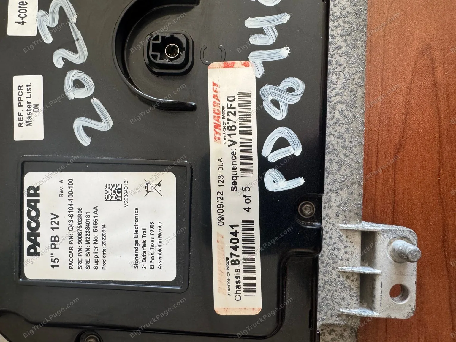 PACCAR 15" Digital Dash Instrument Cluster Display Peterbilt 579 Kenworth T680 (used) — photo 3 in Strafford, MO | BigTruckP…