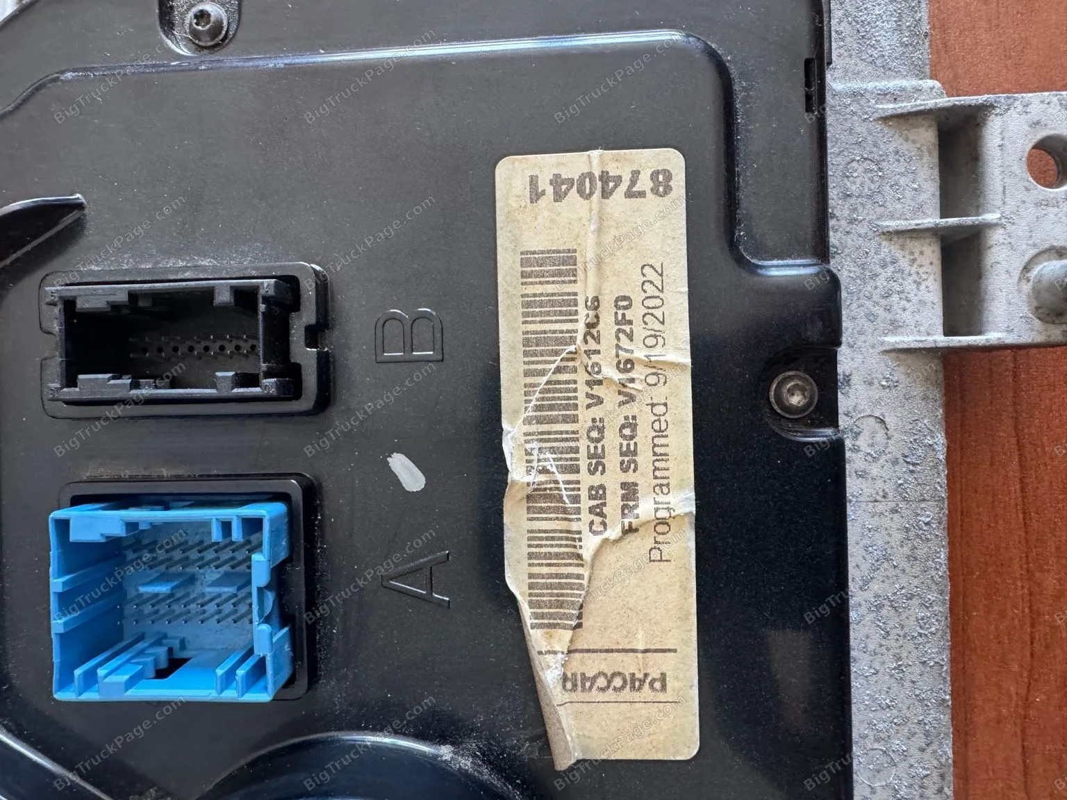 PACCAR 15" Digital Dash Instrument Cluster Display Peterbilt 579 Kenworth T680 (used) — photo 4 in Strafford, MO | BigTruckP…