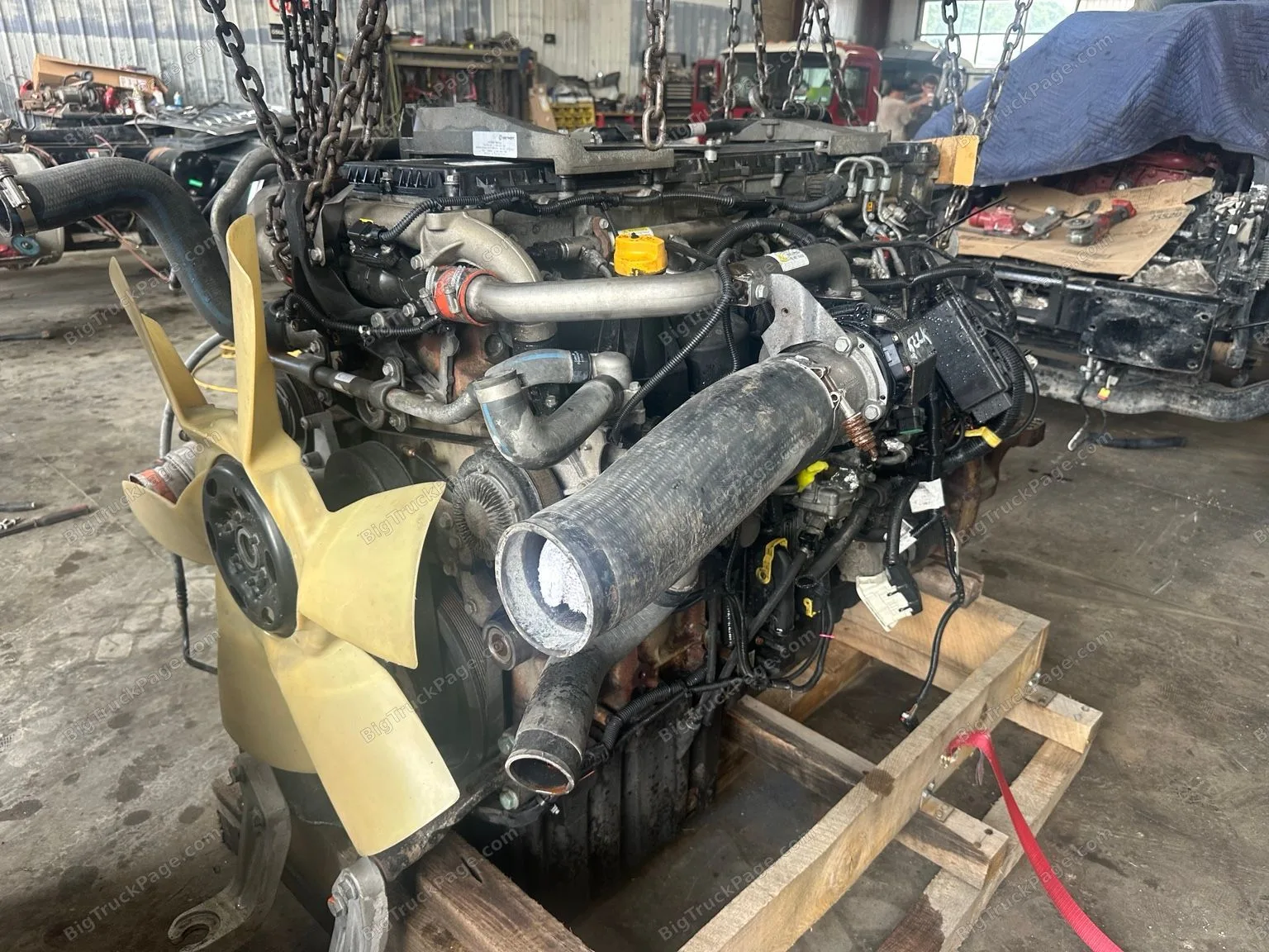 2017 DETROIT DIESEL engine assembly (used) — photo 2 in Strafford, MO | BigTruckPage.com
