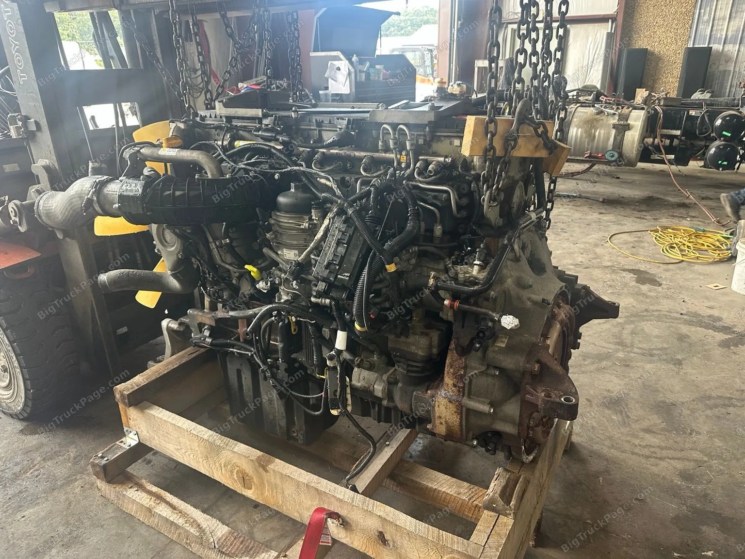 2017 DETROIT DIESEL engine assembly (used) — photo 4 in Strafford, MO | BigTruckPage.com