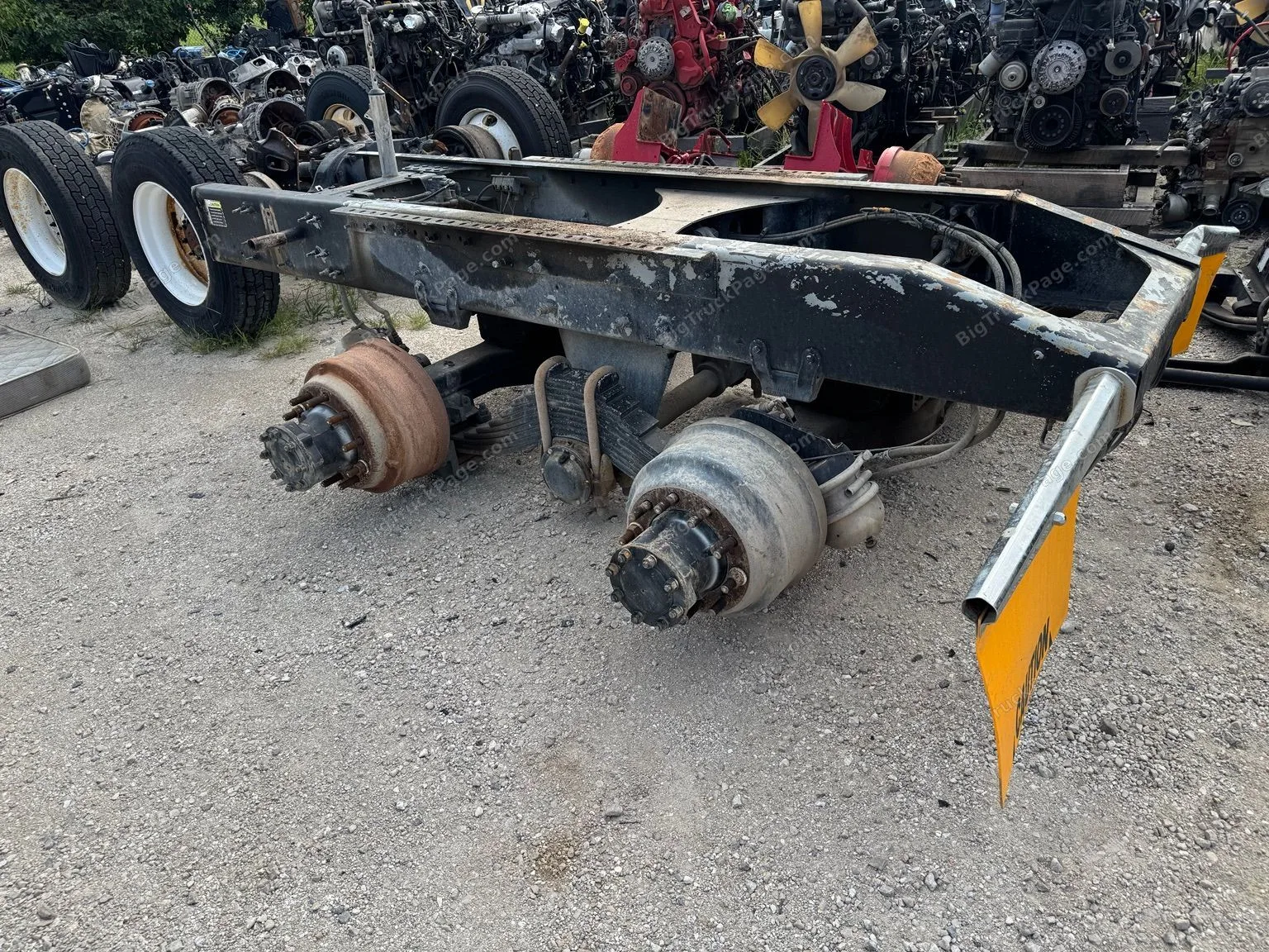 Mack Tandem Rear Cutoff Axle Assembly 3.79 Ratio Semi Truck