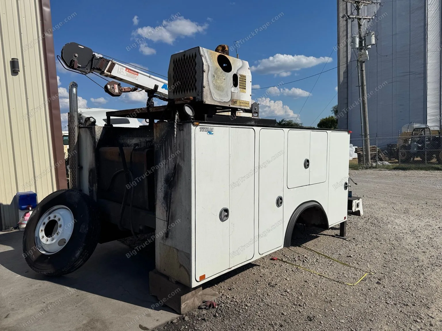 2007 Auto Crane 5005EH 5,000 lb Mechanic Service Body Bed Fire Damage (used) — photo 2 in Strafford, MO | BigTruckPage.com