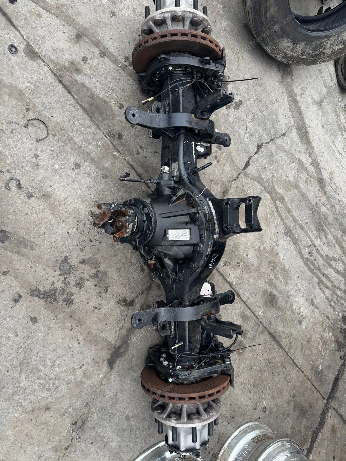 2025 Kenworth T880 Spicer RSP41 Rear Rear Axle 3.55 Ratio 19K OEM (used) — photo 2 in Strafford, MO | BigTruckPage.com