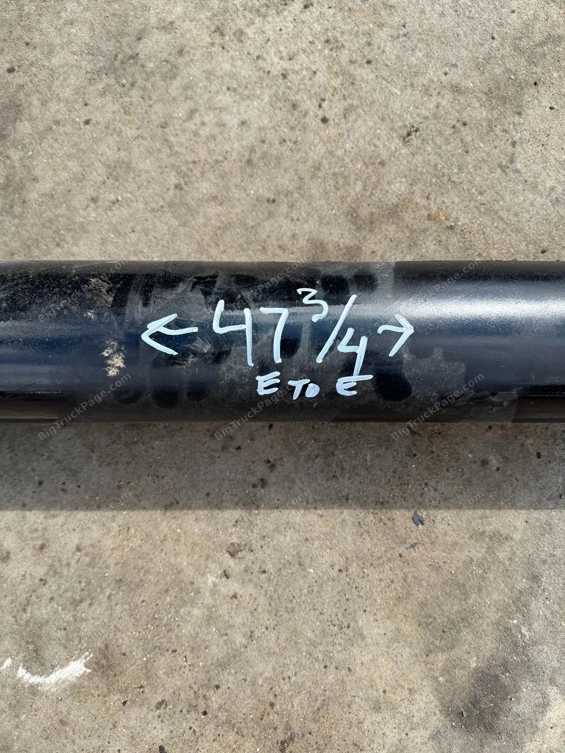 2025 Kenworth T880 Driveshaft Drive Shaft 47-3/4" End to End OEM Take-Off