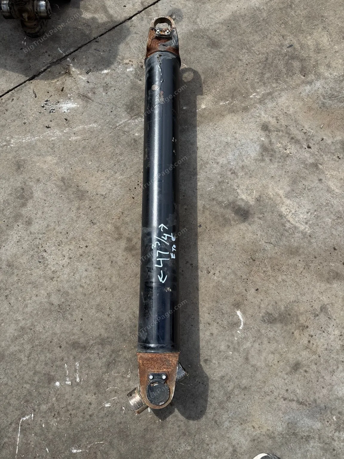 2025 Kenworth T880 Driveshaft Drive Shaft 47-3/4" End to End OEM Take-Off (used) — photo 5 in Strafford, MO | BigTruckPage.c…