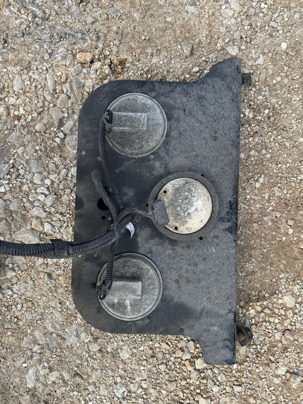 Freightliner Rear Tail Light Assembly LED Brake Reverse Lamp Bracket OEM Used (used) — photo 2 in Strafford, MO | BigTruckPa…