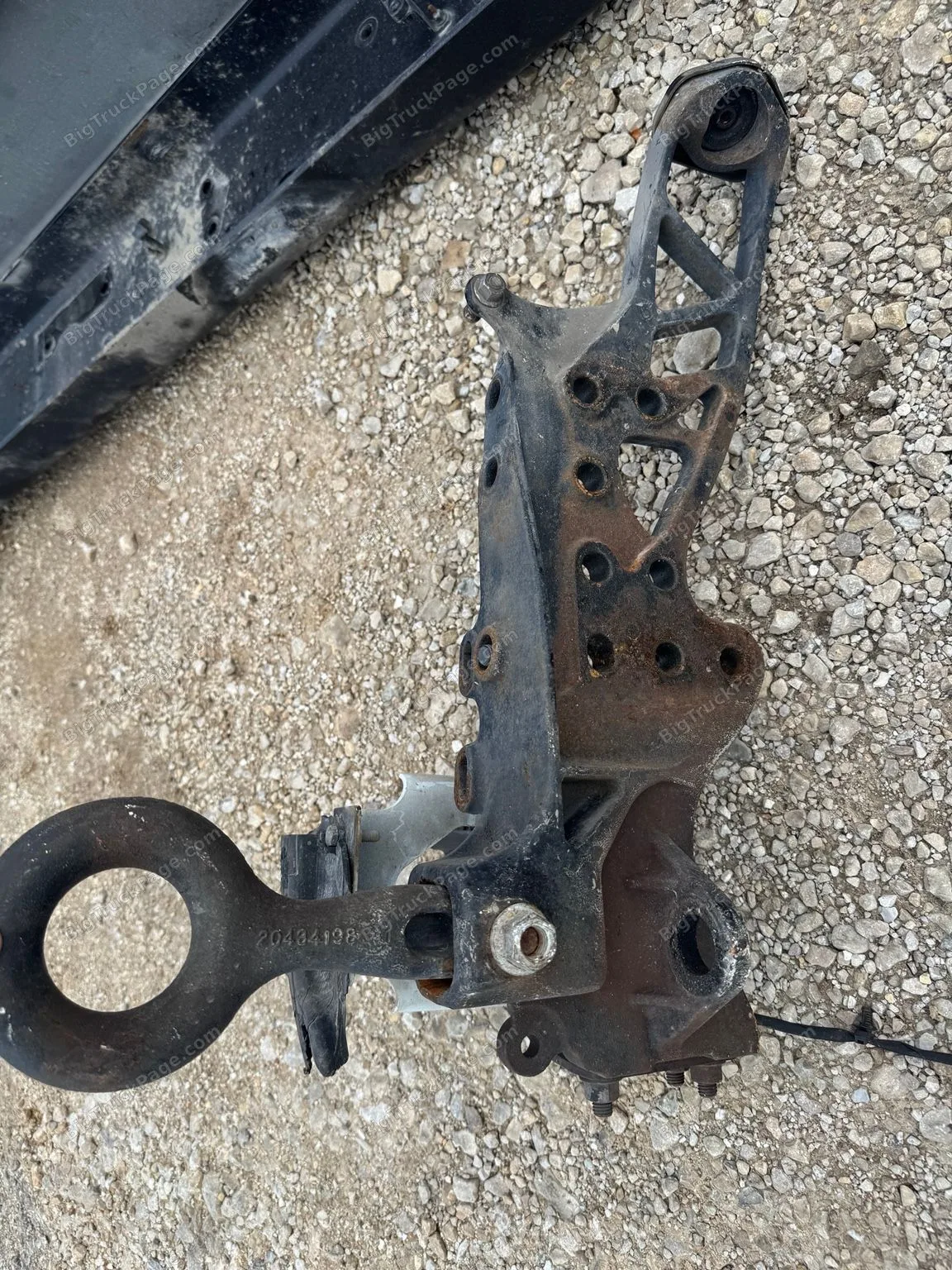 2017 - 2019 Volvo VNL Right Passenger Frame Horn Tow Hook Bumper Bracket Assembly (used) — photo 3 in Strafford, MO | BigTru…