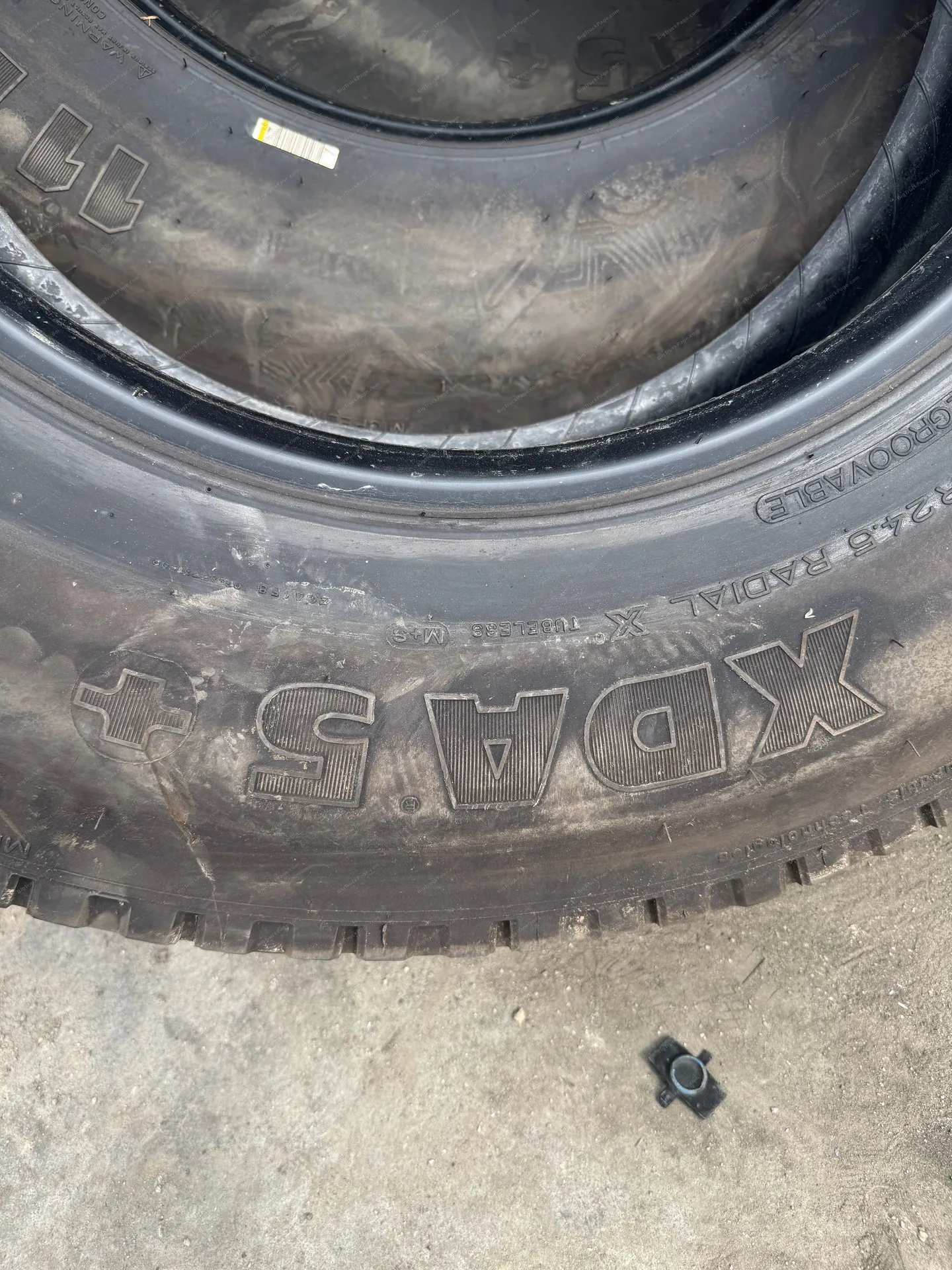 Michelin XDA5+ 11R24.5 Drive Tire 19K Miles Used Semi Truck (used) — photo 3 in Strafford, MO | BigTruckPage.com