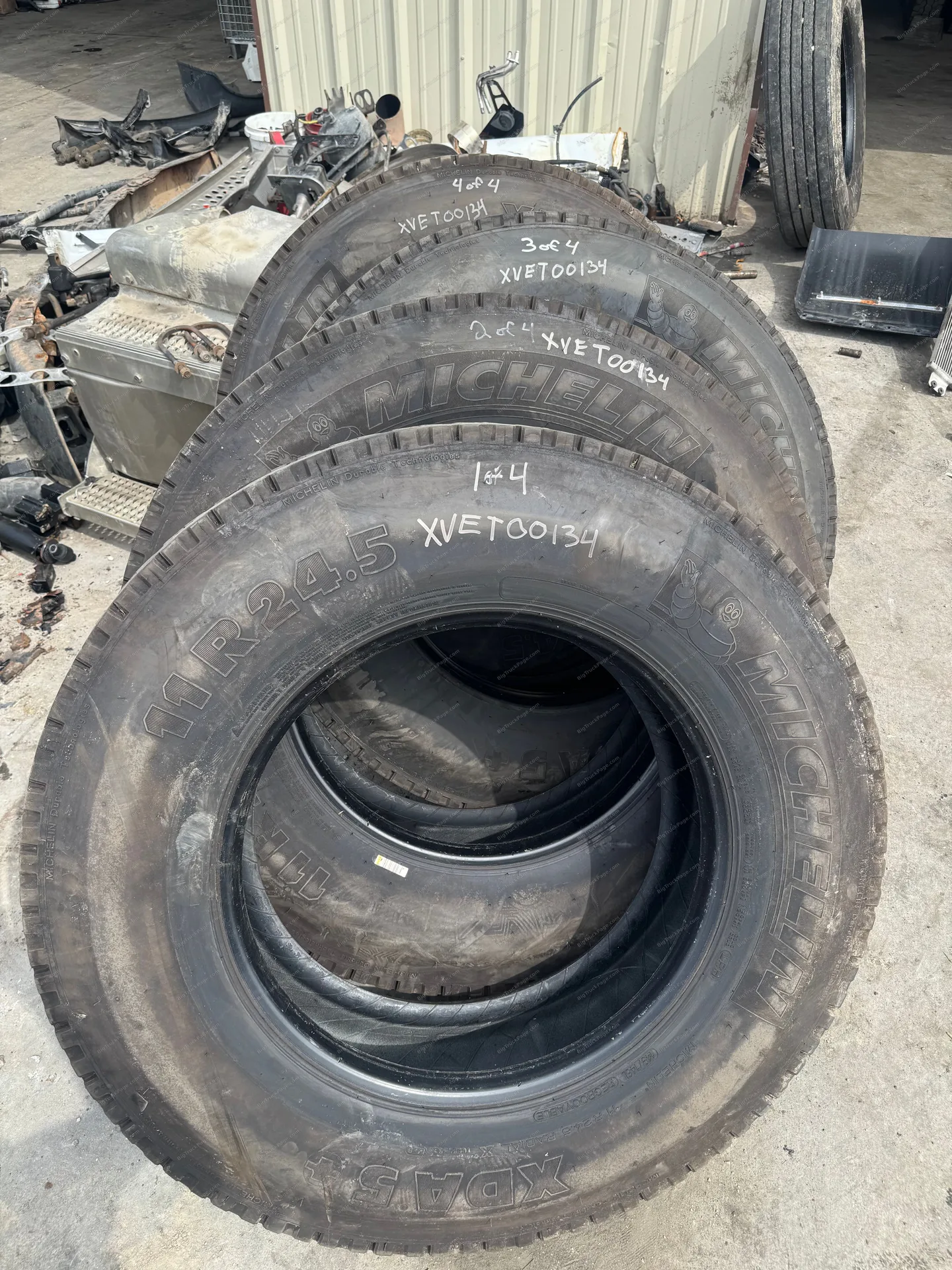 Michelin XDA5+ 11R24.5 Drive Tire 19K Miles Used Semi Truck (used) — photo 4 in Strafford, MO | BigTruckPage.com