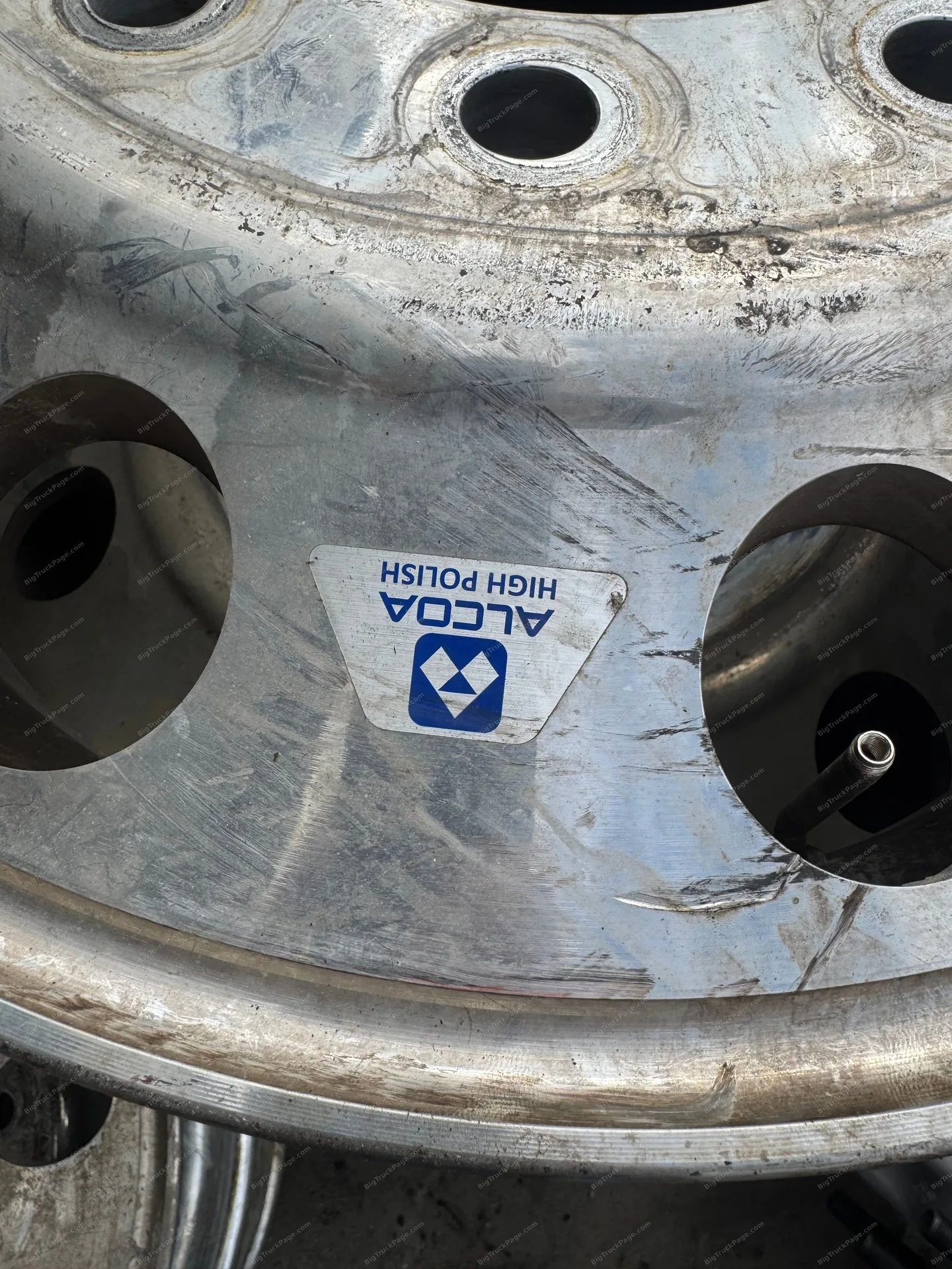Alcoa 24.5” Aluminum Semi Truck Wheel Rim 10 Lug Hub Pilot – Used (used) — photo 2 in Strafford, MO | BigTruckPage.com