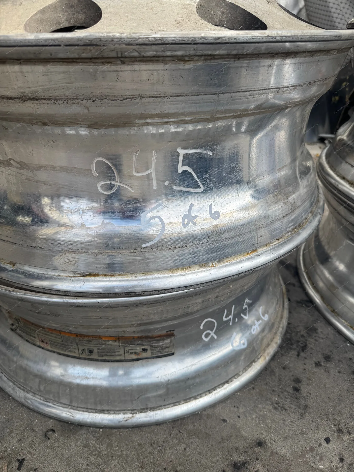 Alcoa 24.5” Aluminum Semi Truck Wheel Rim 10 Lug Hub Pilot – Used (used) — photo 4 in Strafford, MO | BigTruckPage.com