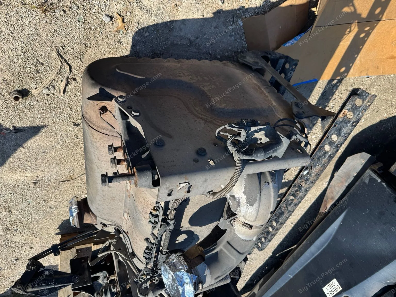 2016 Freightliner Cascadia DPF Aftertreatment Assembly w/ Mounting Rails Used (used) — photo 3 in Strafford, MO | BigTruckPa…