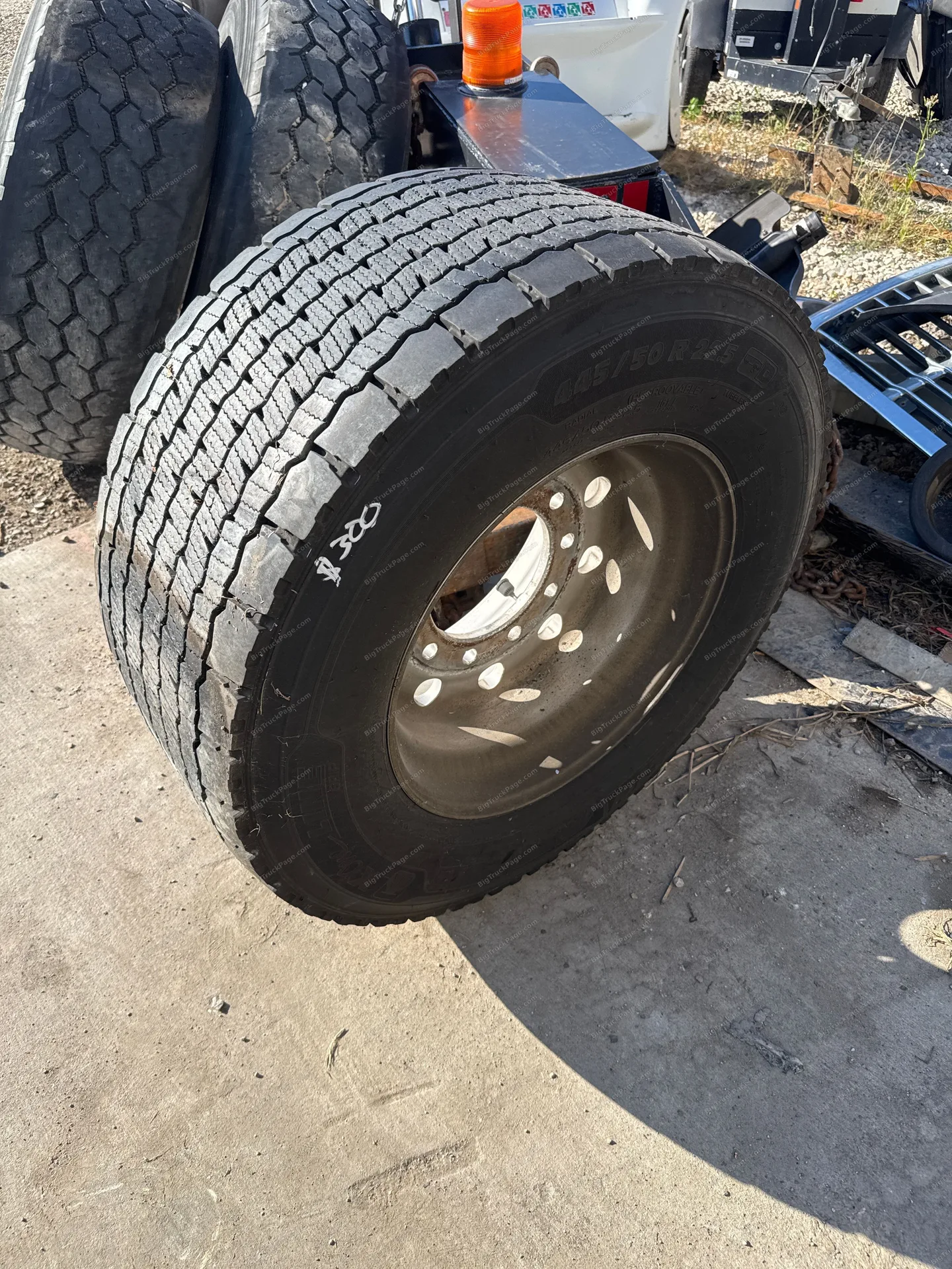 Michelin super single 445/50/R 22.5 (used) — photo 2 in Strafford, MO | BigTruckPage.com