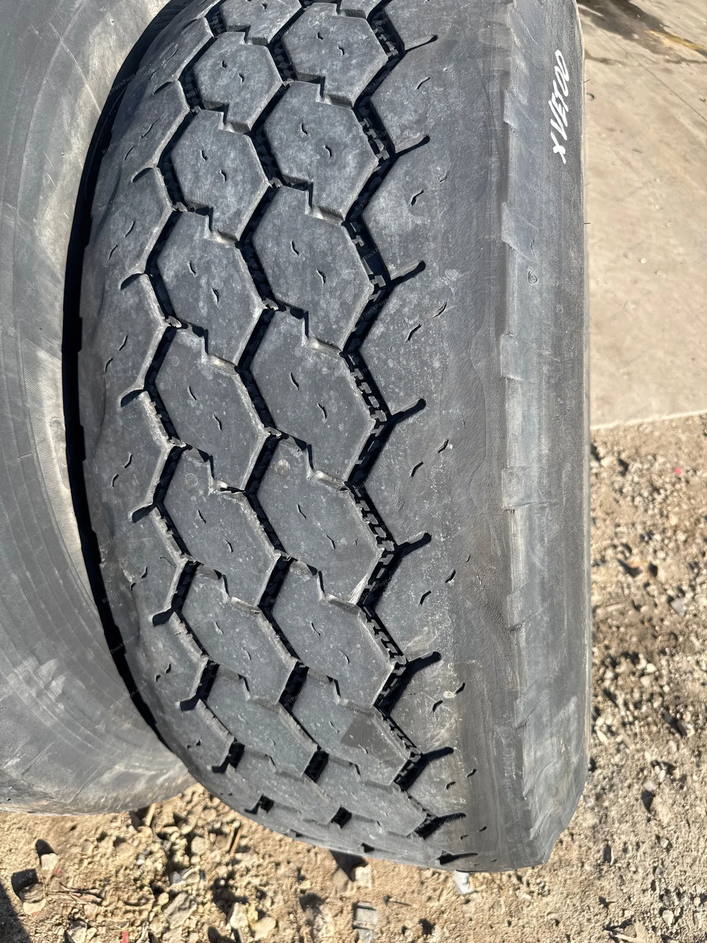 Firestone FS818 steer tire 425/65/R 22.5 (used) — photo 2 in Strafford, MO | BigTruckPage.com