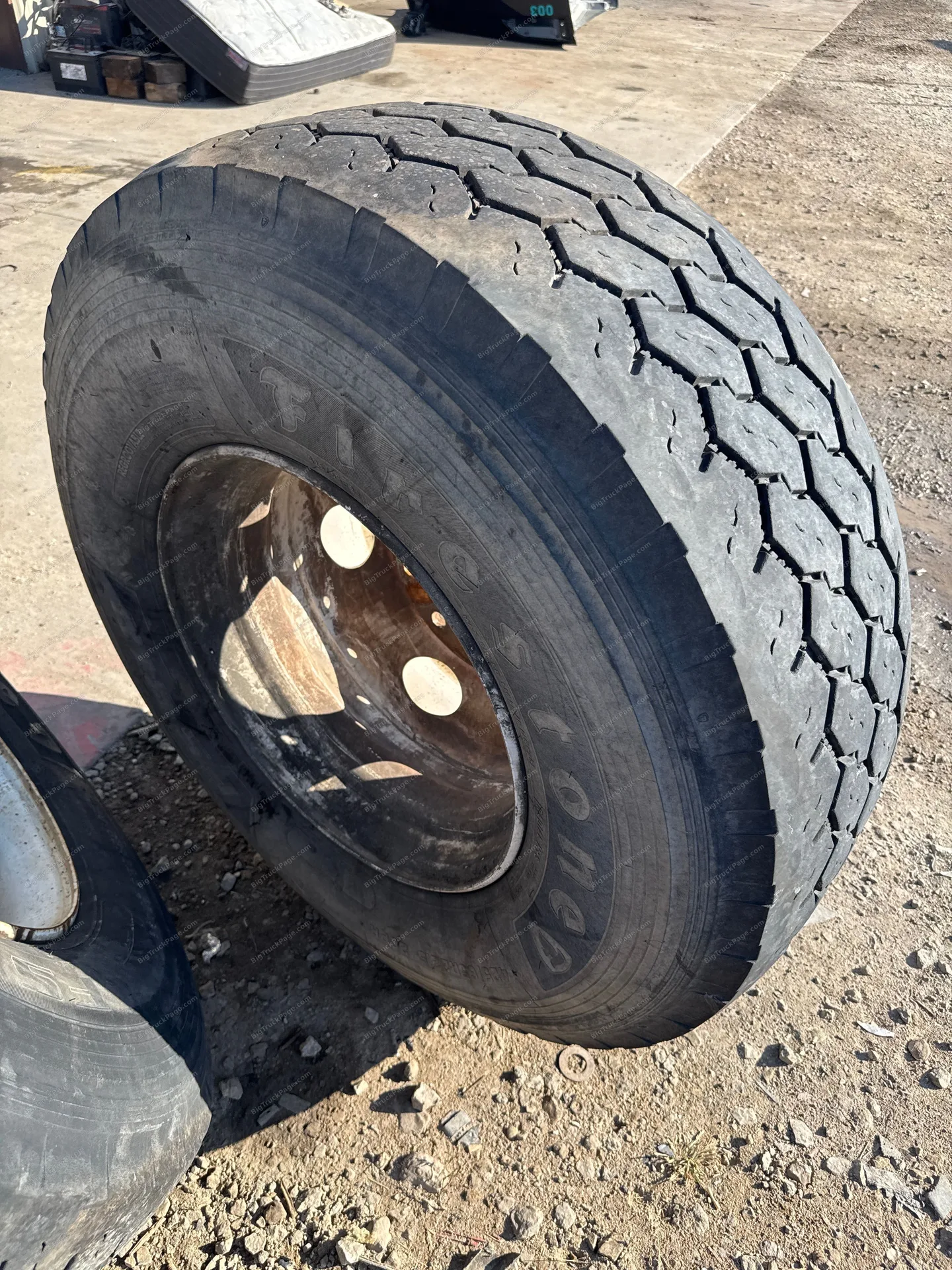Firestone FS818 steer tire 425/65/R 22.5 (used) — photo 3 in Strafford, MO | BigTruckPage.com