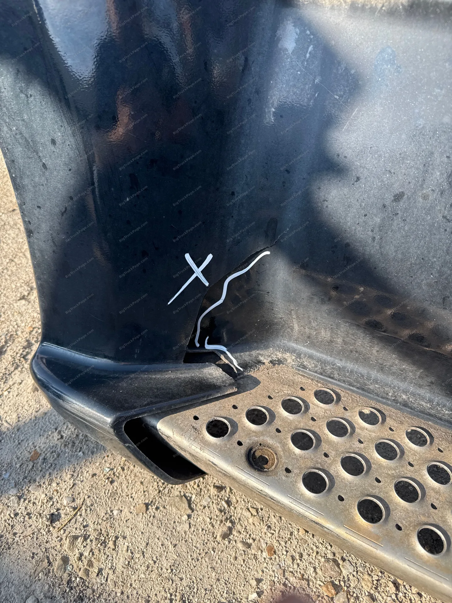 2020 Kenworth T680 driver side front skirt (used) — photo 2 in Strafford, MO | BigTruckPage.com