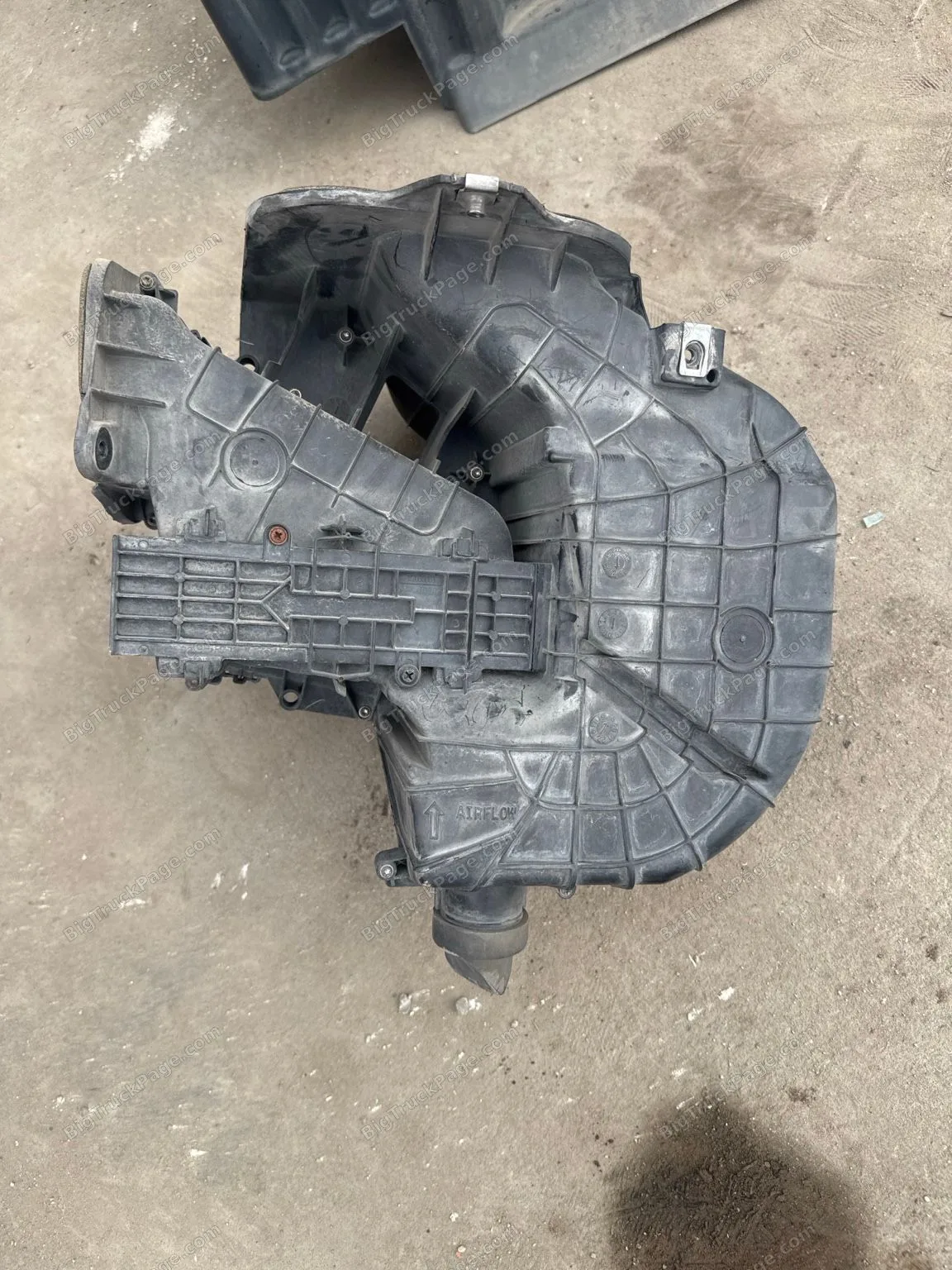 2020 Kenworth T680 Air Cleaner Filter Box Housing Assembly Used