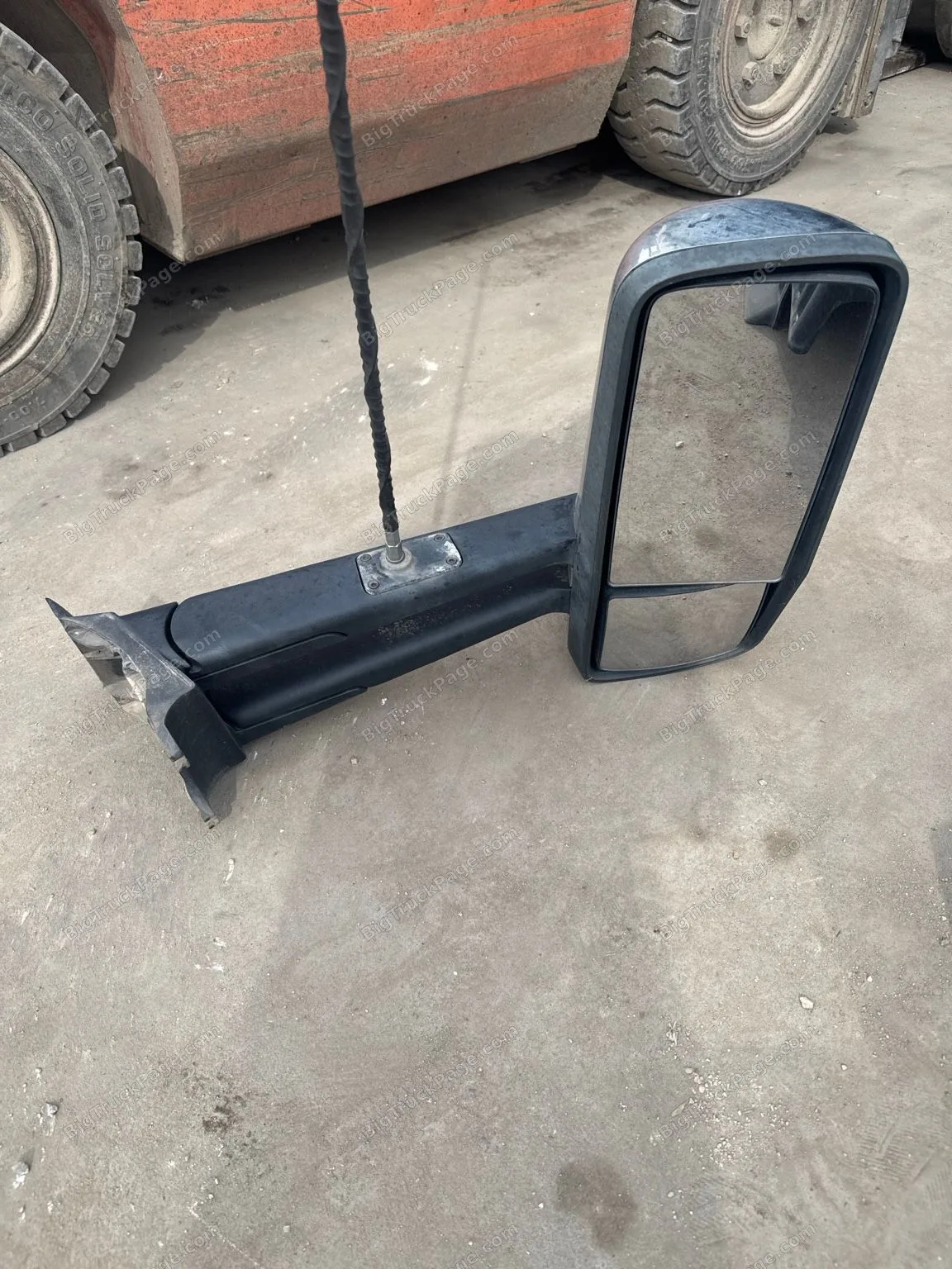 Kenworth T680 T880 RH Passenger Door Mirror Assembly Chrome PACCAR 204810012 (used) — photo 2 in Strafford, MO | BigTruckPag…