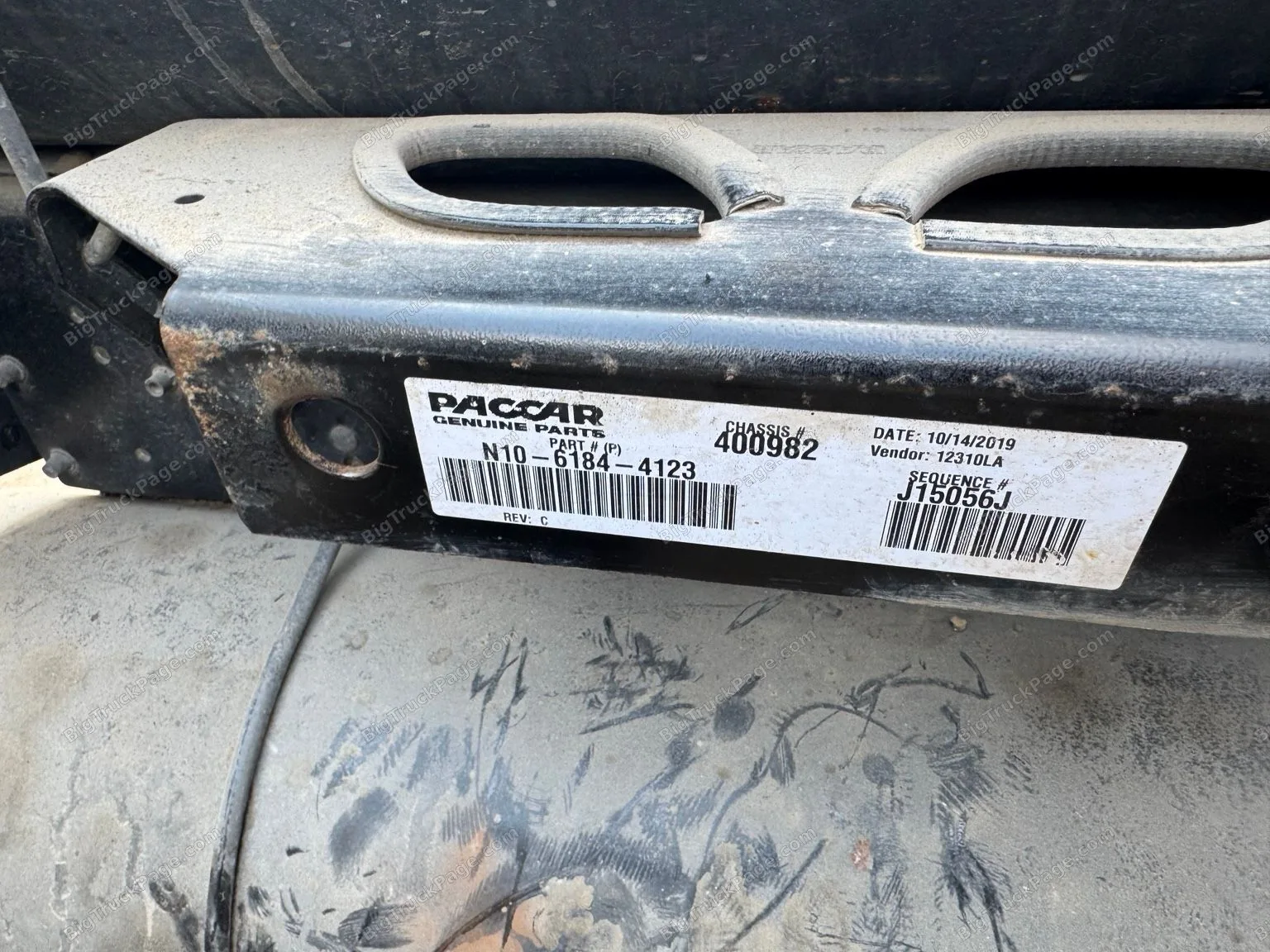 2020 Kenworth T680 Battery Box Assembly w/ Air Tanks PACCAR N10-6184-4123 (used) — photo 6 in Strafford, MO | BigTruckPage.c…