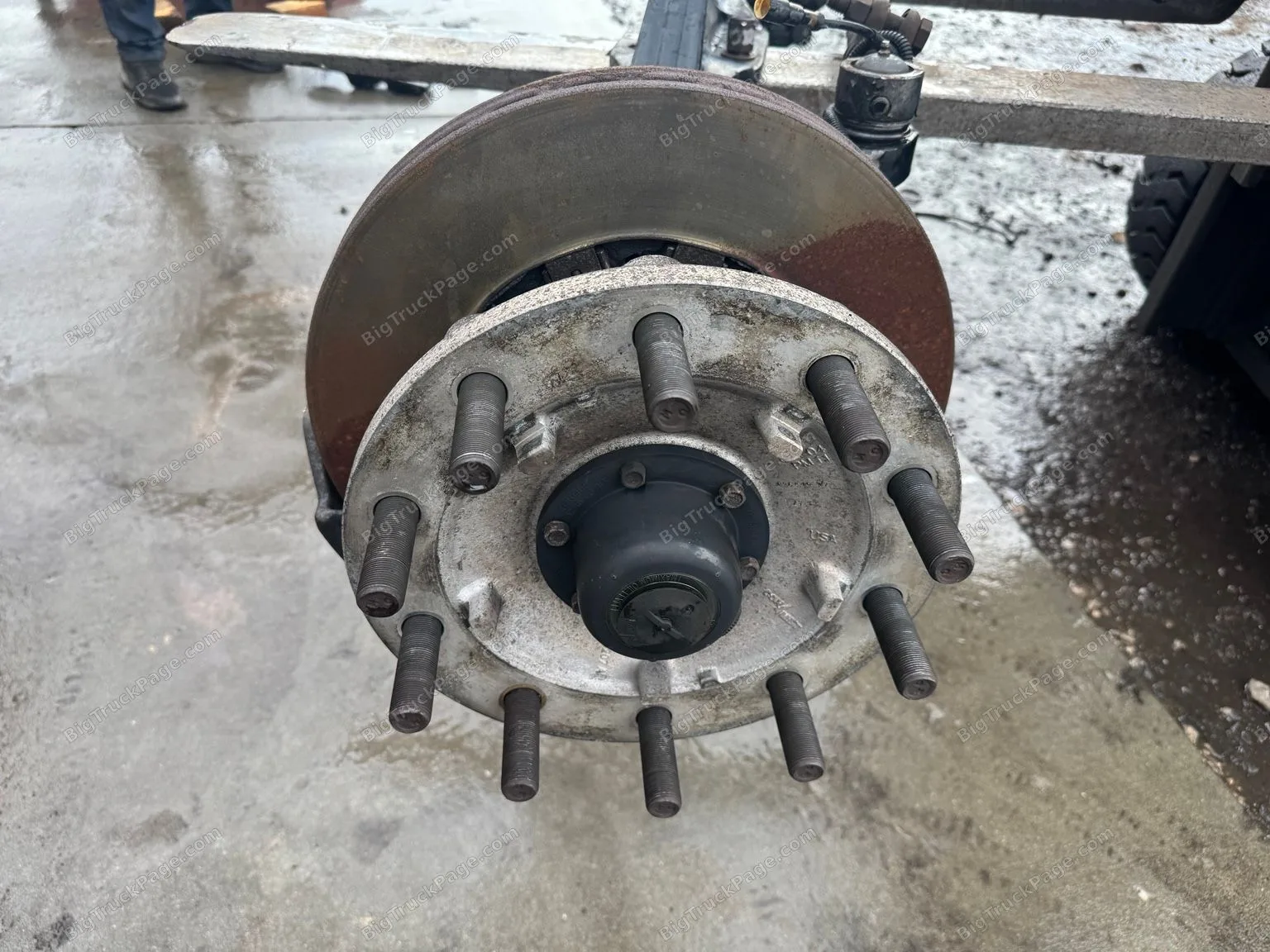 2020 Kenworth T680 Spicer Front Steer Axle Assembly Air Disc Brakes Hubs (used) — photo 2 in Strafford, MO | BigTruckPage.com