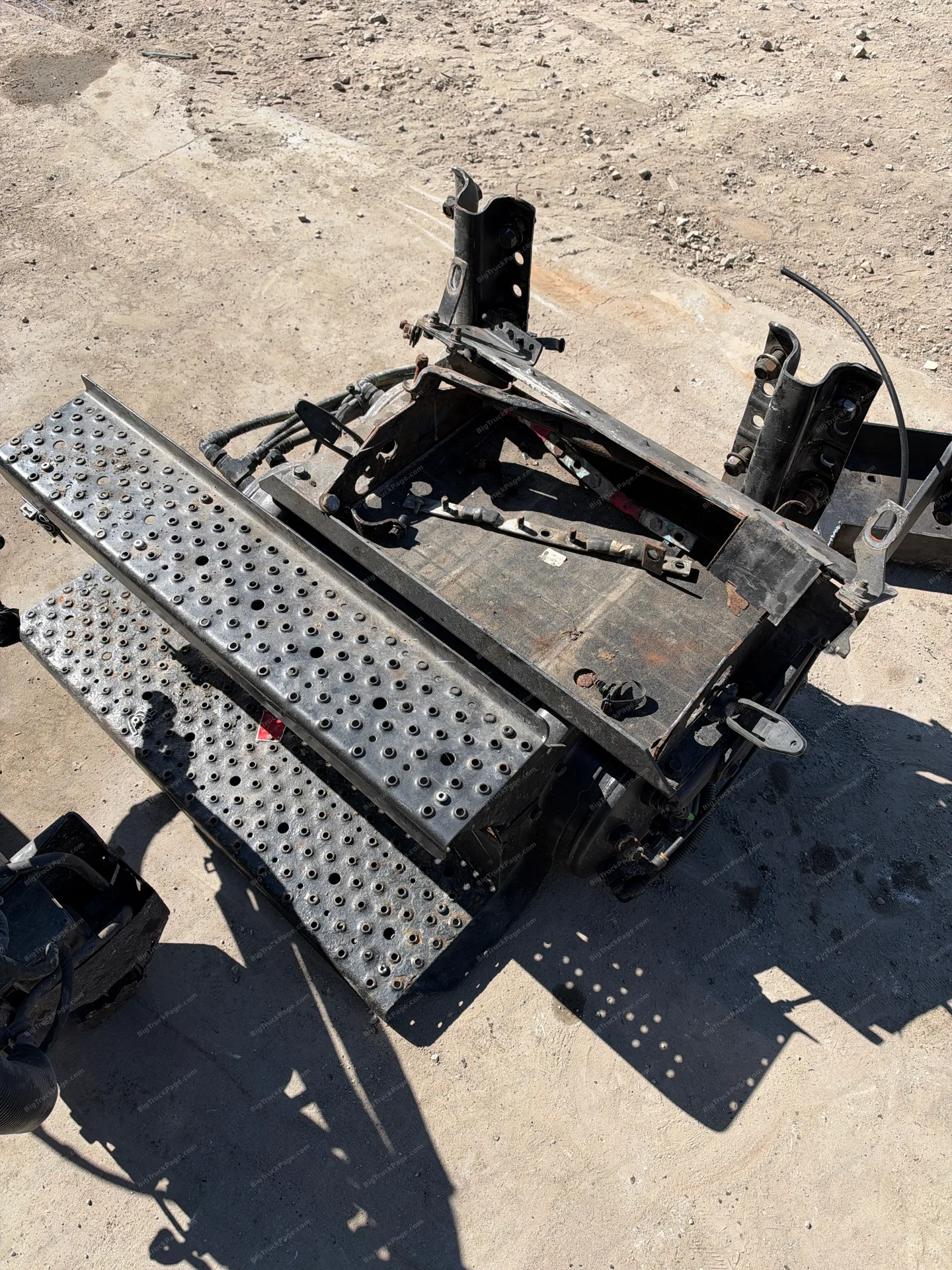 Frightliner M2 step and battery box with tanks