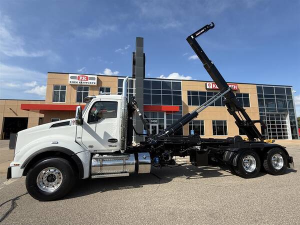 2026 PETERBILT 567 — photo 6