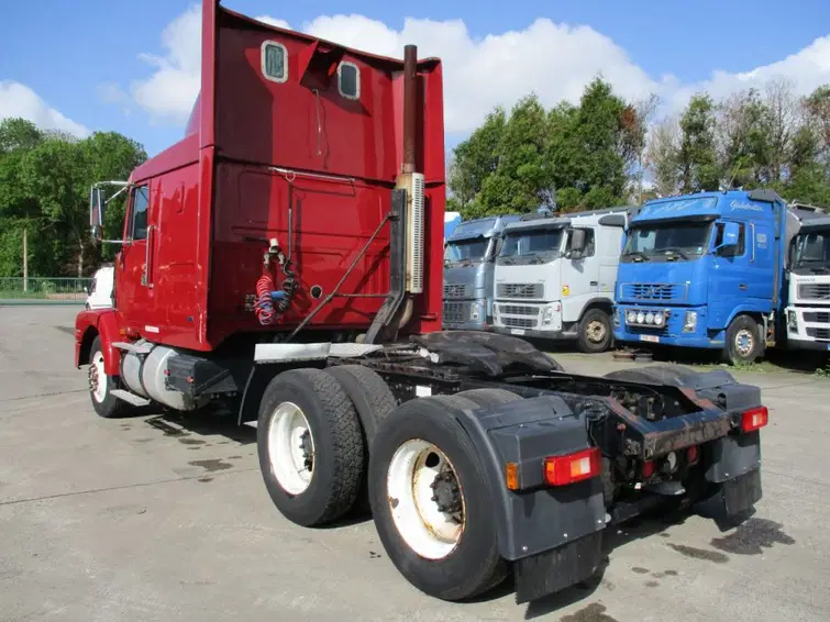 1997 VOLVO TRUCK — photo 7