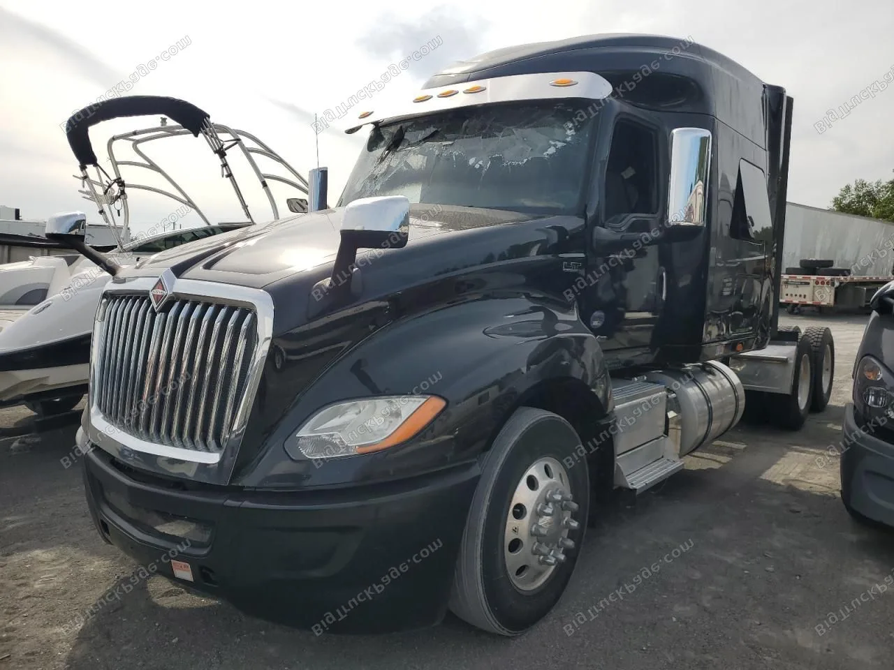 2019 INTERNATIONAL LT625 heavy-duty truck (used) — photo 2 | BigTruckPage.com