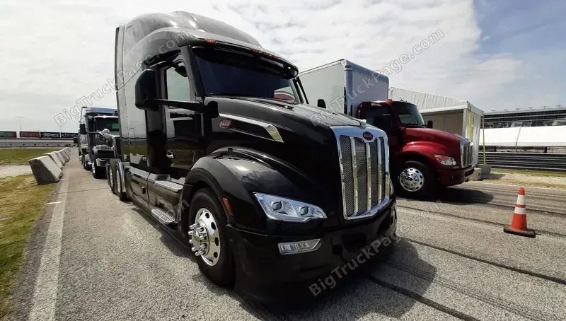 2025 PETERBILT 579