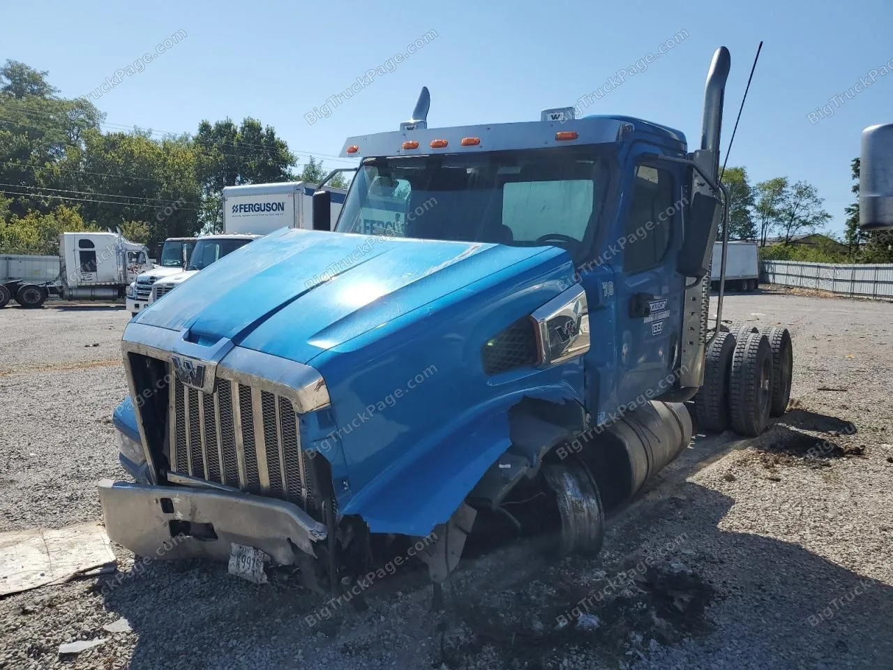 2024 WESTERN STAR 49X Chassis — photo 2
