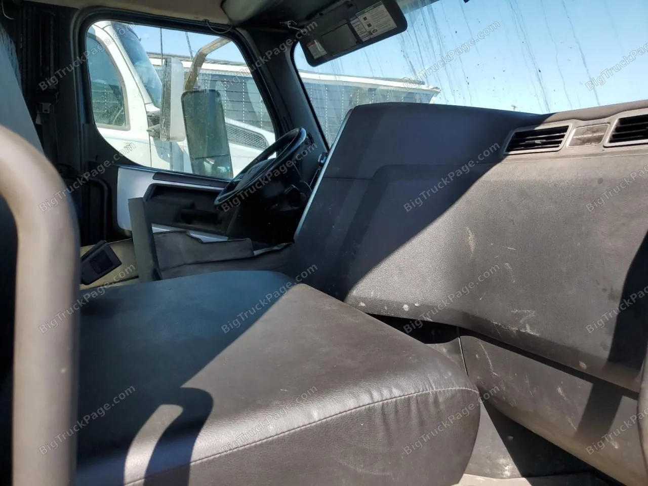 2024 WESTERN STAR 49X Chassis — photo 5