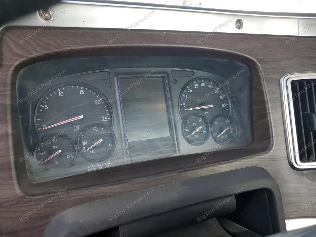 2024 WESTERN STAR 49X Chassis — photo 8