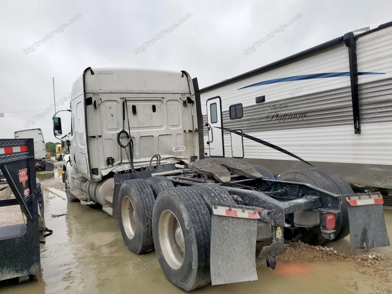 2023 WESTERN STAR 49X Chassis — photo 3