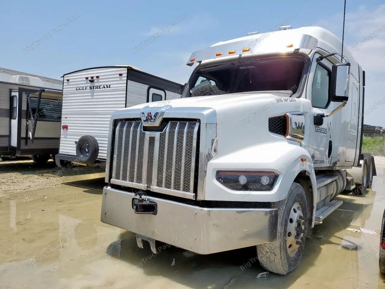 2023 WESTERN STAR 49X Chassis — photo 2