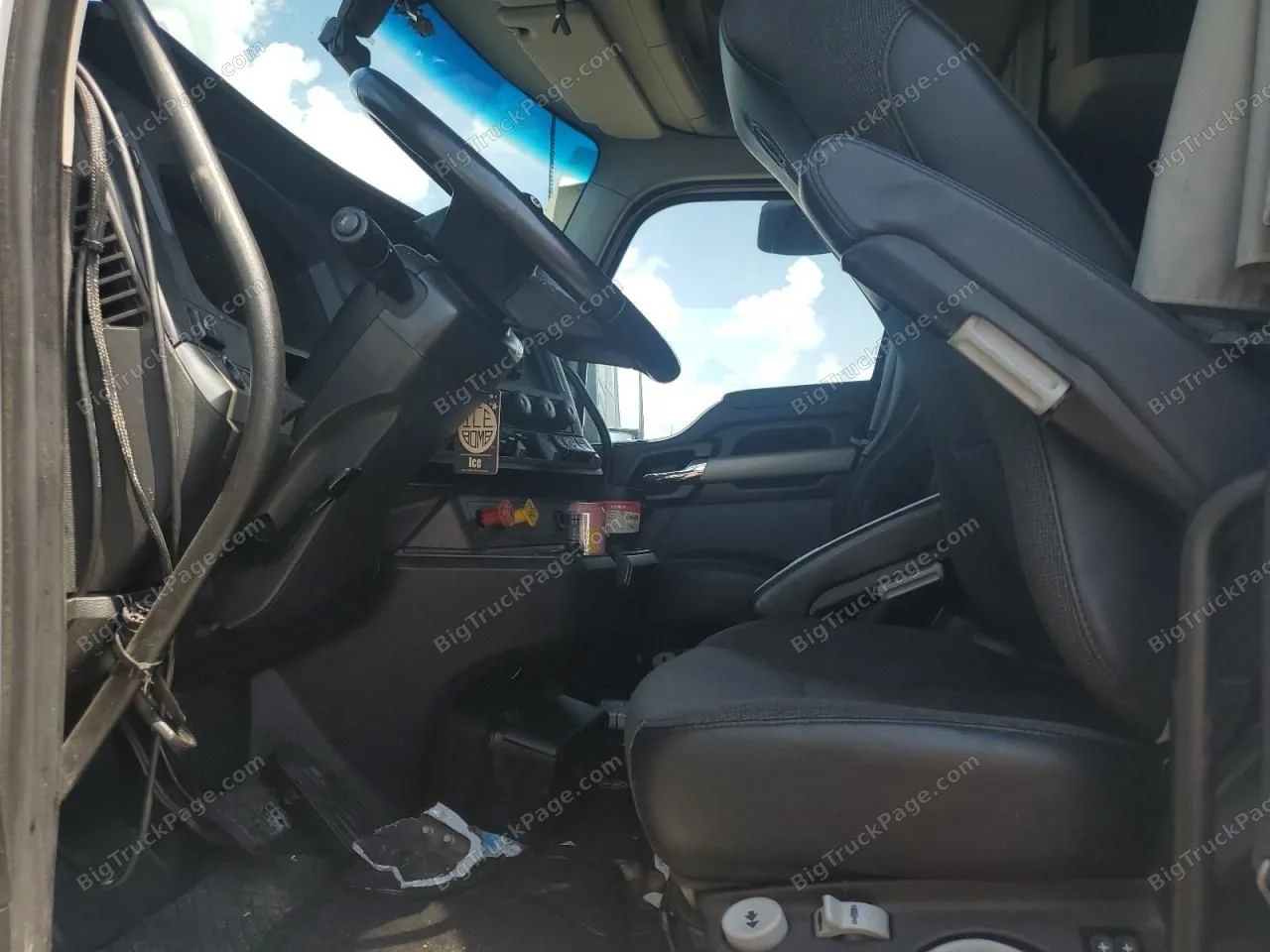 2022 KENWORTH T680 — photo 5