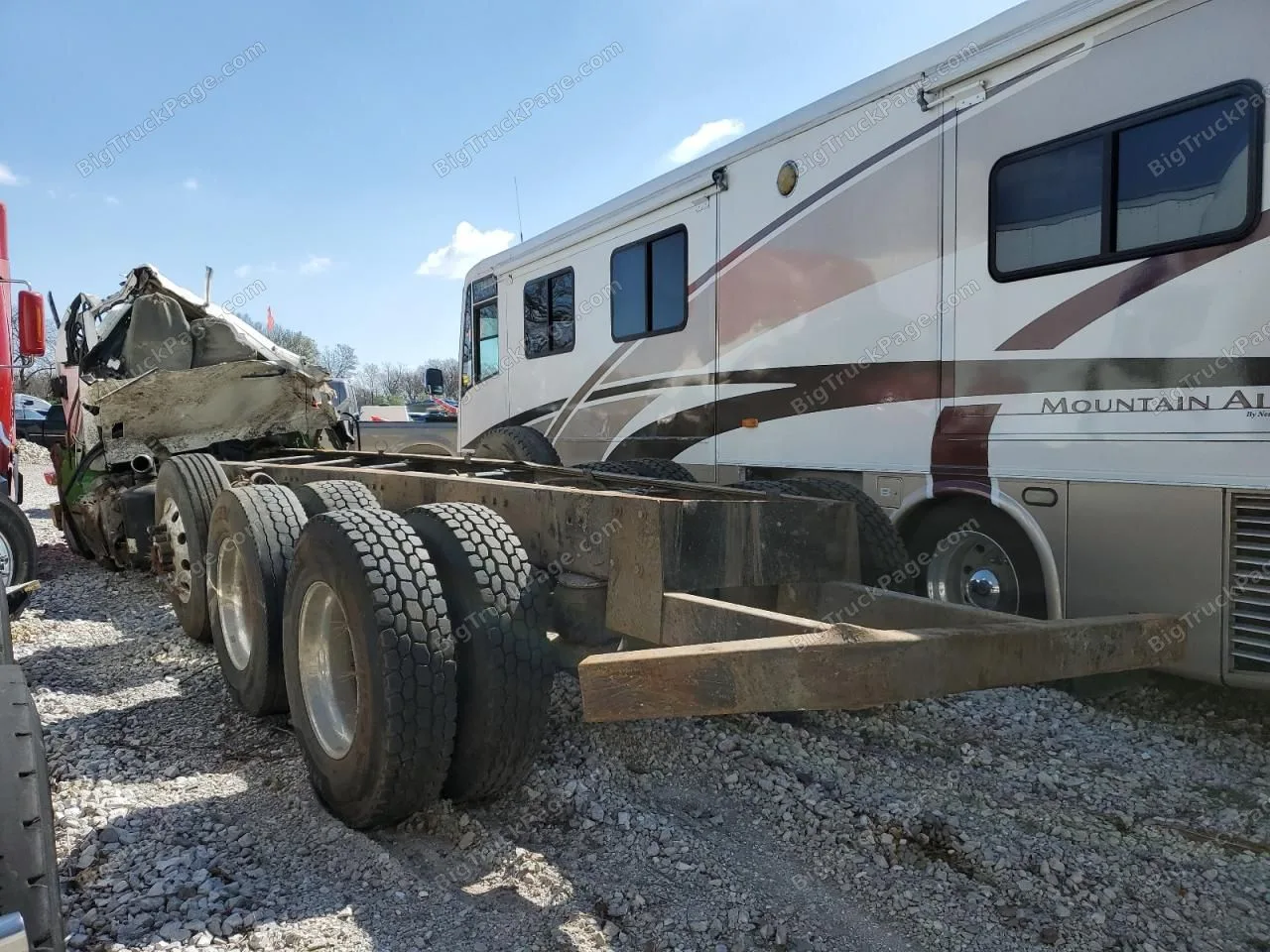 2018 PETERBILT 567 — photo 3