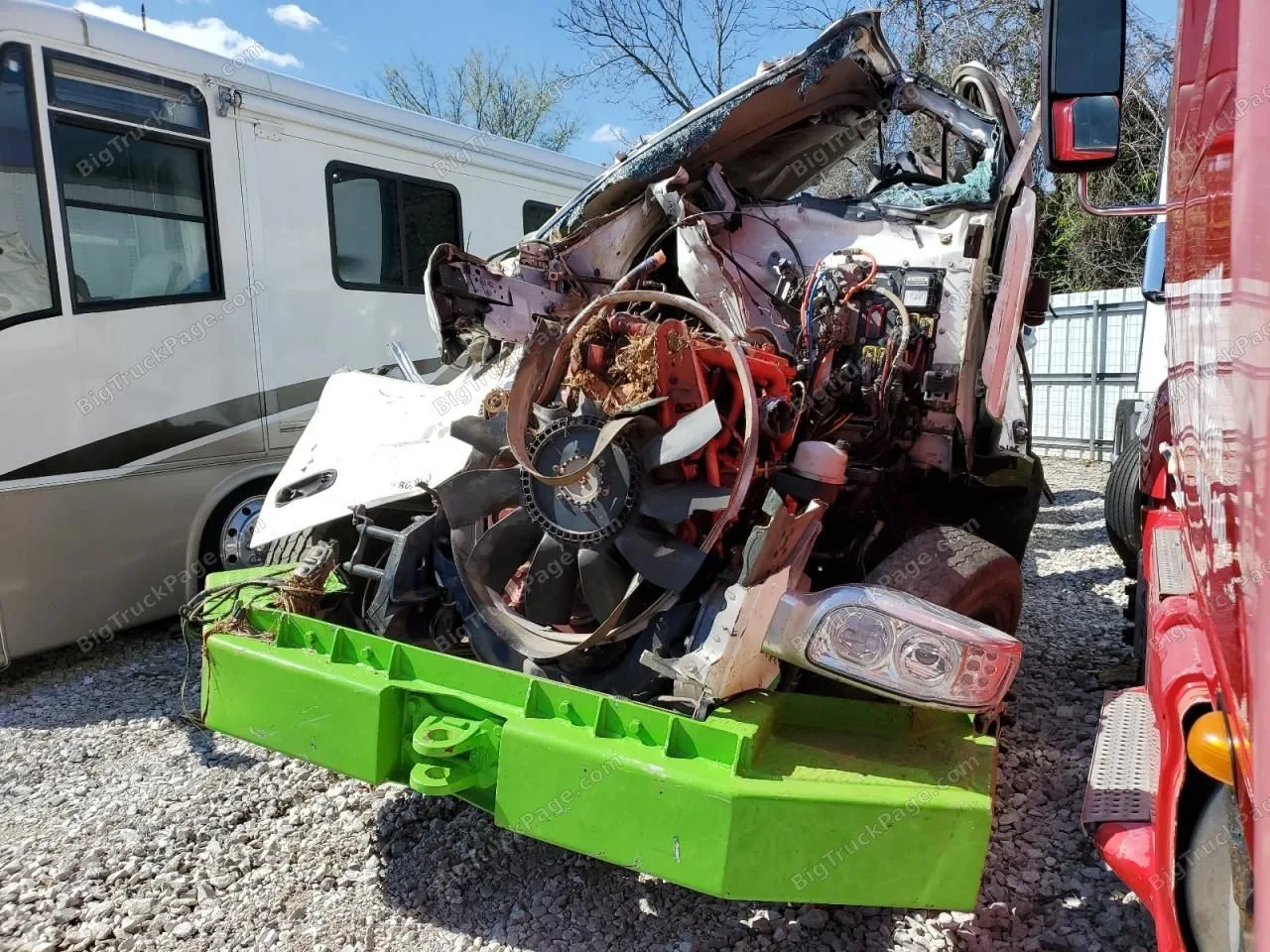 2018 PETERBILT 567 — photo 2
