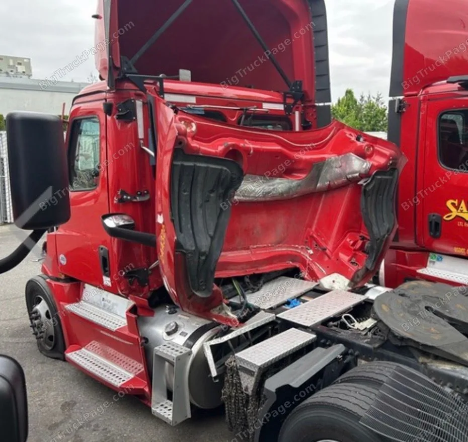2024 FREIGHTLINER Cascadia — photo 4
