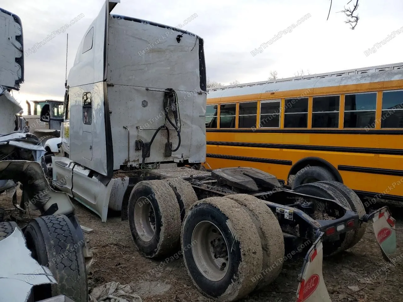 2023 PETERBILT 579 — photo 3