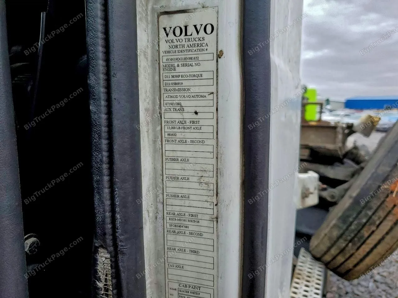 2017 VOLVO TRUCK VNL — photo 10