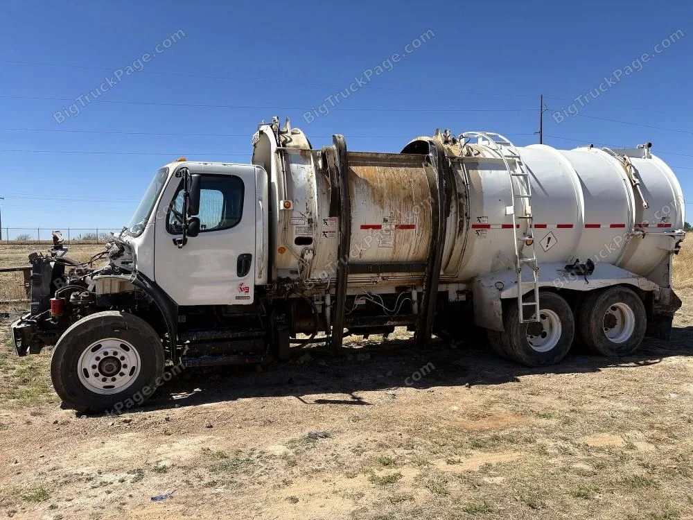2012 FREIGHTLINER M2 — photo 3