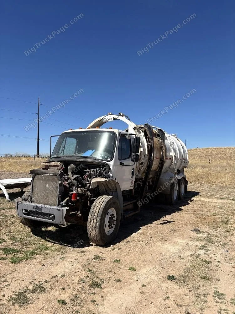 2012 FREIGHTLINER M2 — photo 2