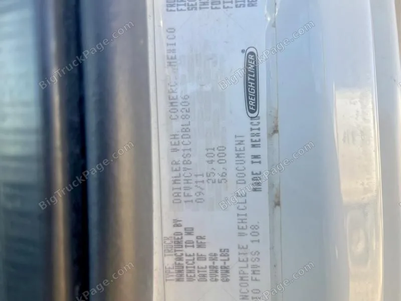 2012 FREIGHTLINER M2 — photo 11