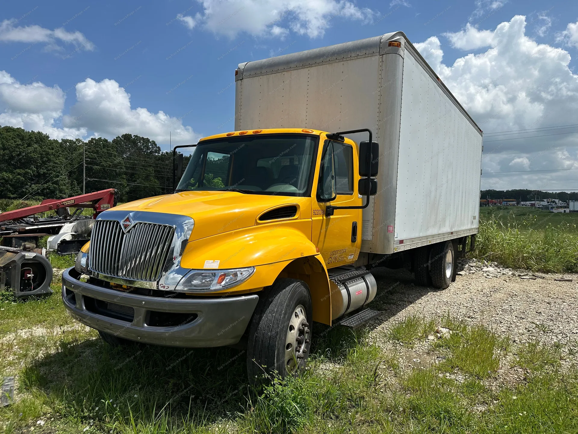 2018 INTERNATIONAL MA025 Cab & Chassis (used) — photo 2 in Strafford, MO | BigTruckPage.com